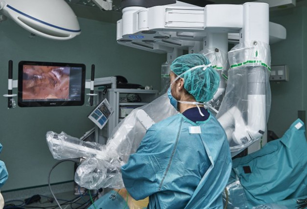El sistema quirúrgico Da Vinci ha revolucionado la forma de entender la cirugía tanto para el médico como para el paciente.