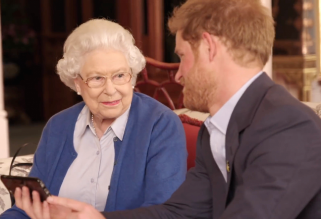 Dicen que Harry es el nieto favorito de la reina Isabel.