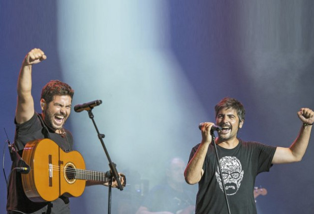 Los hermanos David y Jose Muñoz arrasan con su música, pero siguen conservando la esencia de chicos de barrio que tanto gusta a sus fans.