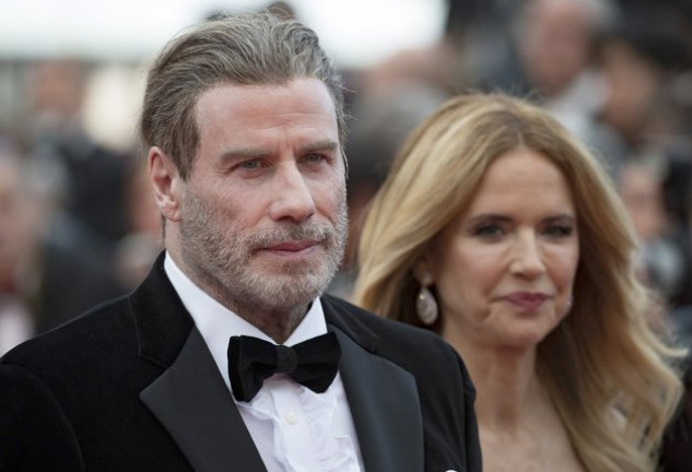 La recientemente fallecida Kelly Preston junto a su esposo John Travolta en una imagen retrospectiva del festival de cine de Cannes 2018.