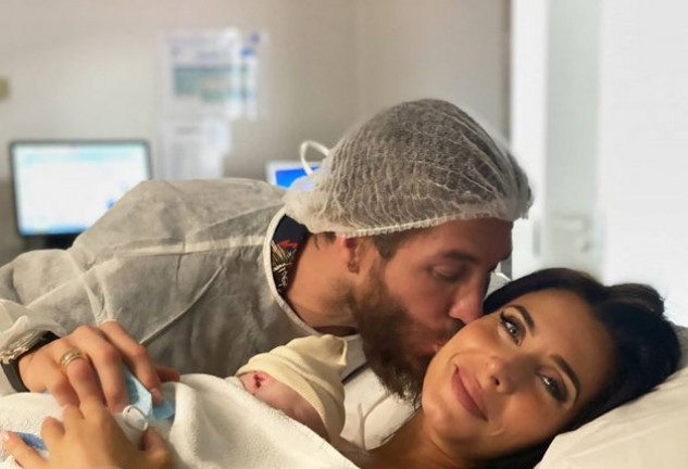 Pilar Rubio y Sergio Ramos, en el hospital con su cuarto hijo, Máximo Adriano.