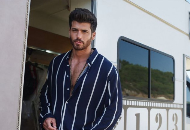 Can Yaman no deja de acumular fans de lo más fieles en España.