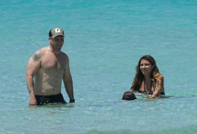 Manu, Silvia y su hijo Pedro han disfrutado de unos días de relax en las maravillosas playas de Ibiza.