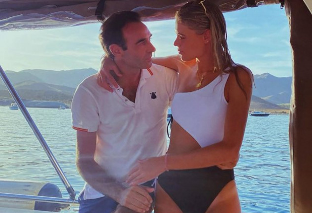 Enrique Ponce y Ana Soria se muestran muy enamorados en las redes.