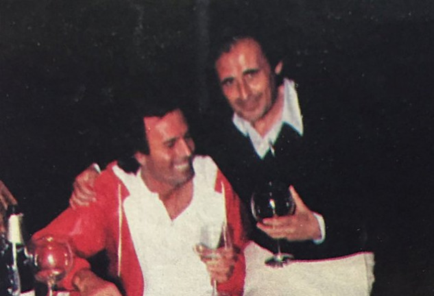 Peñafiel y Julio se conocen desde hace muchísimos años. "Mi amistad con él es más fuerte y más estrecha que cualquier vínculo de sangre", sentencia el veterano periodista.