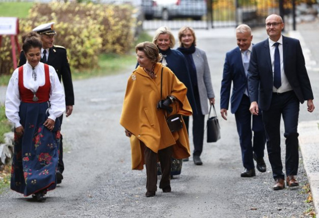 Sonia de Noruega no pudo evitar emocionarse al volver a la casa donde tuvo sus primeros encuentros furtivos con el entonces príncipe Harald.