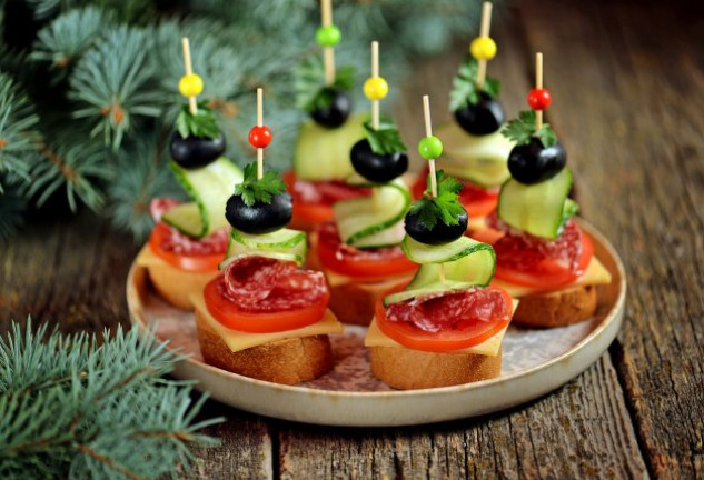 Sorprende a tus invitados con estos fáciles canapés de fin de año.