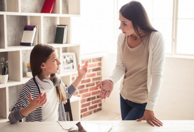 Los padres deben controlar el uso que hacen sus hijos de la tecnología.