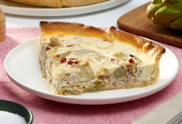 quiche-de-alcachofas-con-queso-emmental-y-beicon