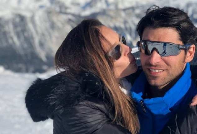 No es la primera vez que Eva González y Cayetano Rivera se escapan a la nieve. Aquí les vemos, en 2019.