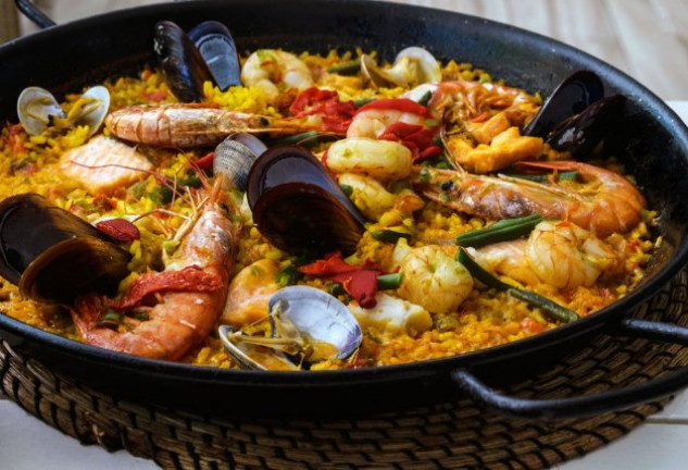 Descubre estos trucos para conseguir un arroz suelto y riquísimo en tu próxima paella