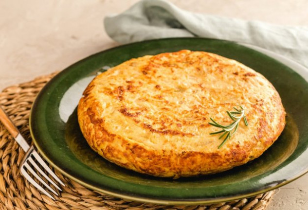 Aprende a cocinar una tortilla de patatas inmejorable con estos trucos de cocina