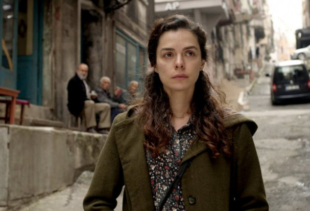 Bahar se enfrentará a Sirin y Sarp, hoy en 'Mujer'.
