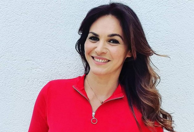 Fabiola Martínez muestra su mejor sonrisa.