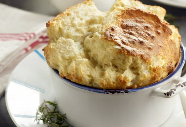 sufle-de-queso-azul-con-nueces