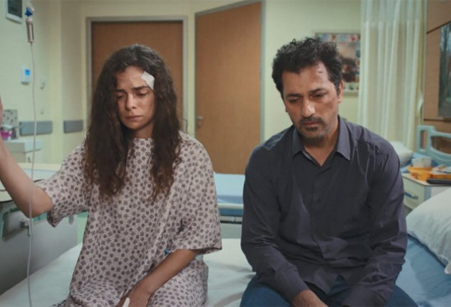 Bahar está devastada tras la muerte de su madre en 'Mujer'.