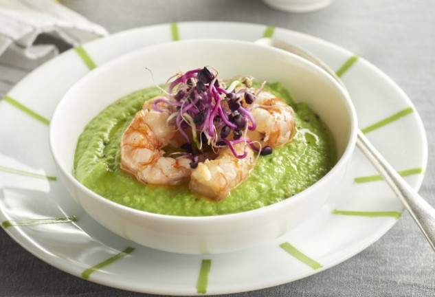 crema-de-guisantes-con-gambas