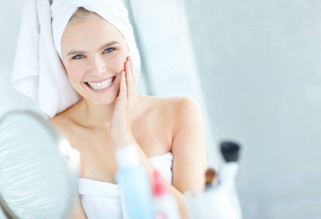 Una de cada tres mujeres tiene la piel sensible, aprende a limpiarla correctamente.