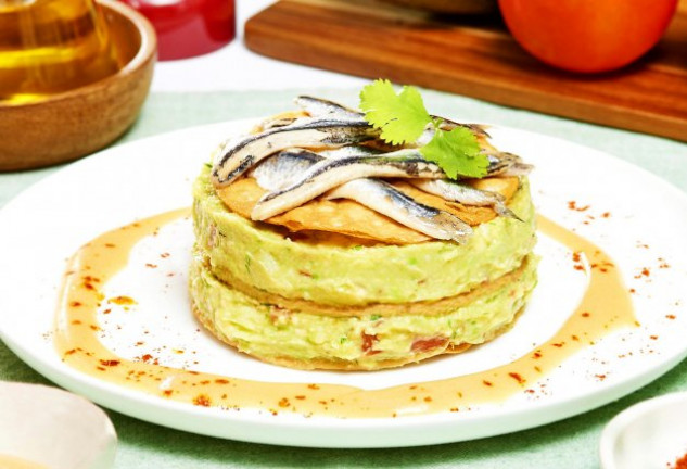 milhojas-de-guacamole-y-boquerones