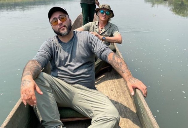 Kiko Rivera y Jesús Calleja, durante la grabación del programa en Nepal. 