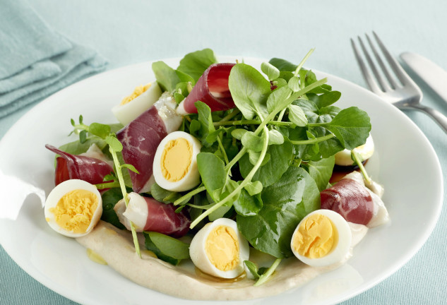 ensalada-de-berros-con-anchoas-y-jamo-n-de-pato