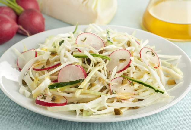 ensalada-de-col-pepino-y-rabanitos