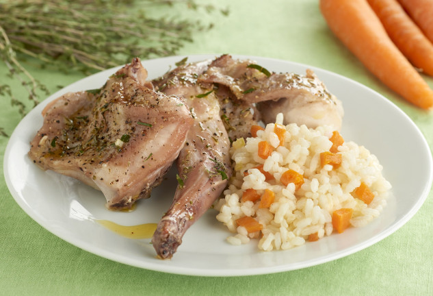 conejo-al-horno-con-arroz-de-apio-y-zanahoria