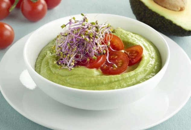 gazpacho-de-calabaci-n-y-aguacate-con-menta