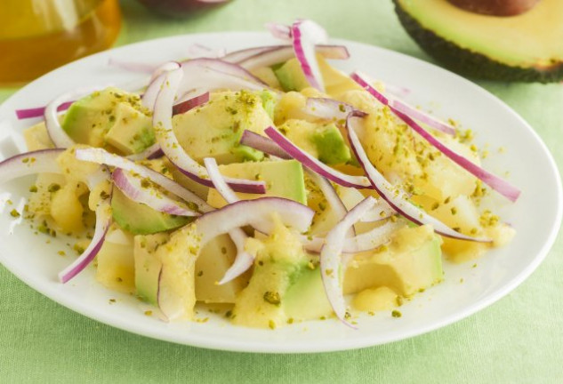 ensalada-de-patata-con-aguacate