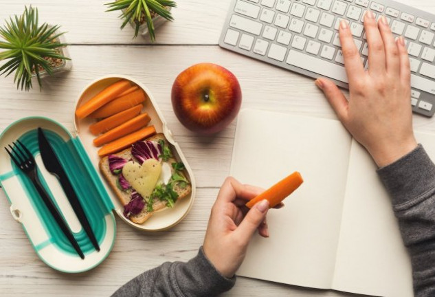 No te prives de comer rico si no tienes tiempo para cocinar. ¡Prepara algo el día anterior!