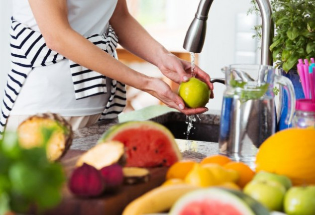 Aprende a lavar tus frutas y verduras con ayuda de estos consejos de cocina