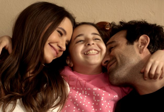 La bonita familia formada por Candan, Öykü y Demir atravesará grandes problemas.