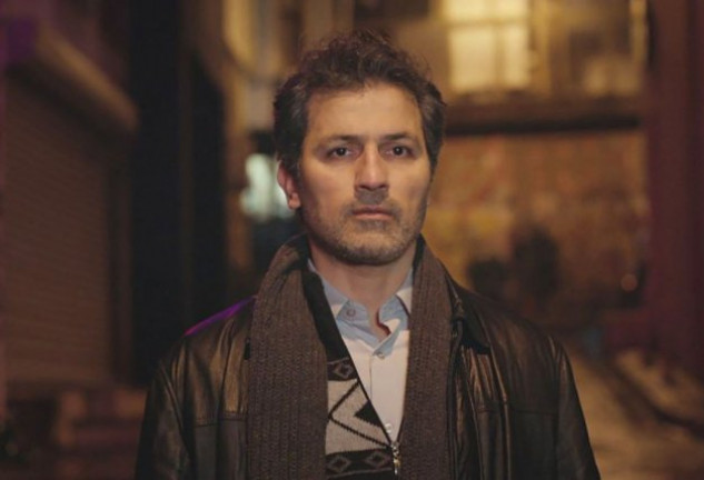 Arif ha conseguido grabar la confesión de Sirin en 'Mujer'.