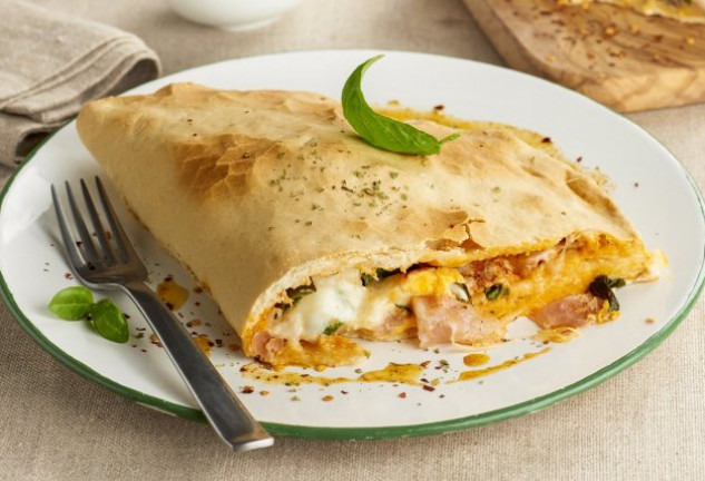 pizza-calzone-con-huevo