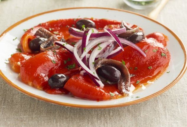 pimientos-rojos-asados-con-anchoas