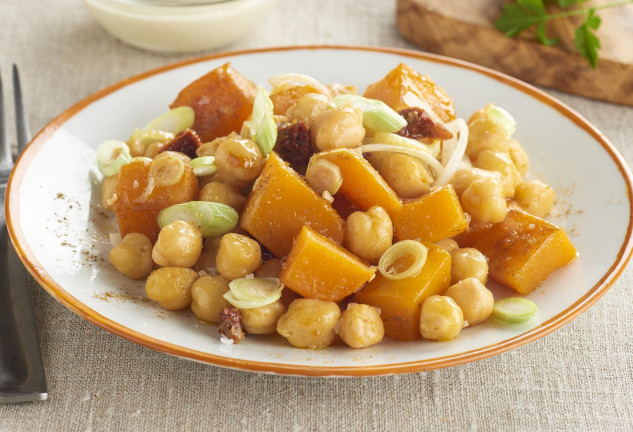 calabaza-salteada-con-garbanzos-y-alin-o-de-yogur