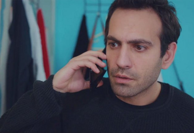 Demir recibe una inesperada llamada en 'Mi hija'.