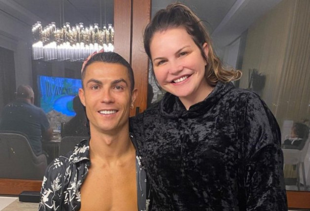 Katia Aveiro junto a Cristiano Ronaldo en su Instagram (@katiaaveirooficial).