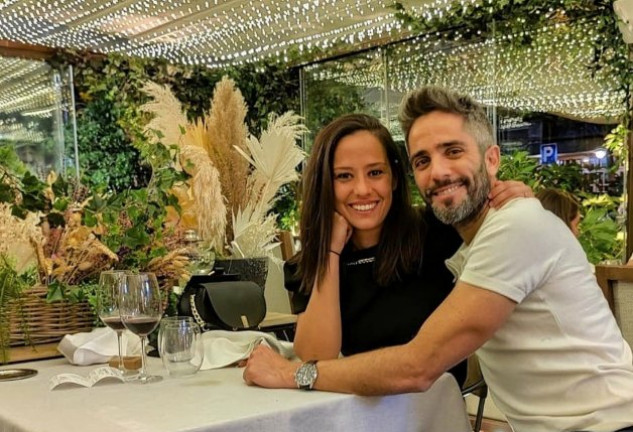 Roberto Leal y Sara Rubio en una foto de su perfil de Instagram (@robertolealg).