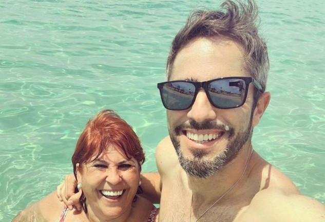 Roberto Leal ha disfrutado de unos días de vacaciones junto a su madre.