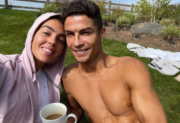 Georgina Rodríguez y Cristiano Ronaldo, presumiendo de su amor en redes.