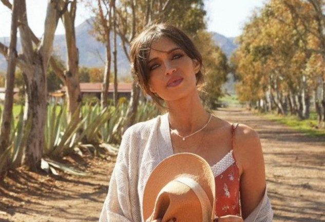 Sara Carbonero es la protagonista de 'A poco', el nuevo videoclip de Tu Otra Bonita (@saracarbonero).