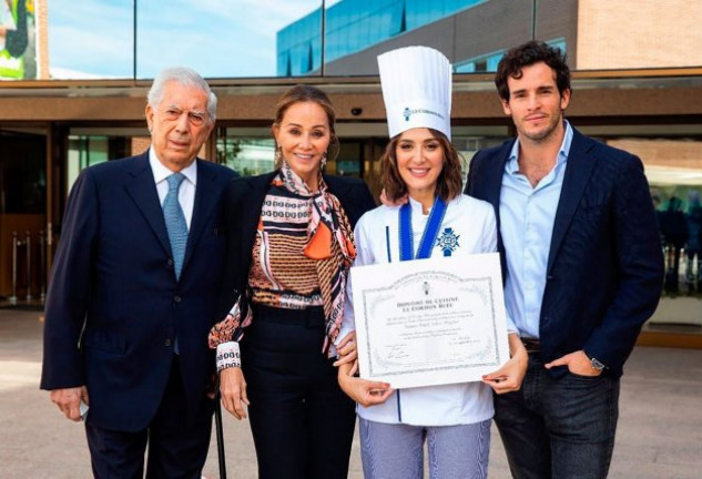 Tamara Falcó ha celebrado su nuevo título con su familia.