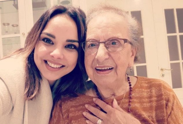 Chenoa, celebrando los 97 años de su abuela el pasado año. 