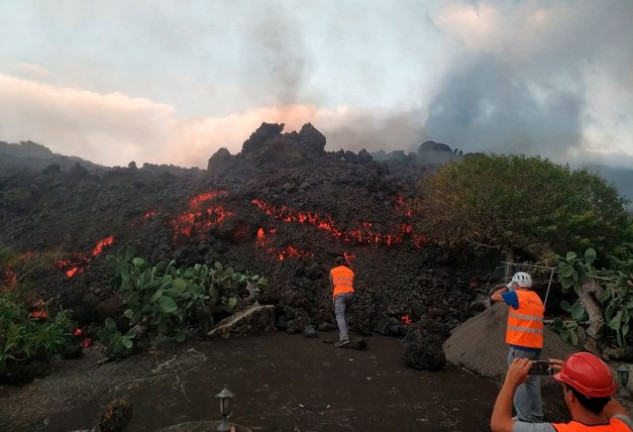 La lava ha cambiado radicalmente el paisaje de La Palma.