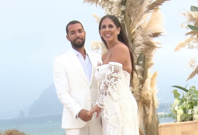 Anabel Pantoja y Omar Sánchez, en su boda retransmitida en directo por Sálvame Diario.