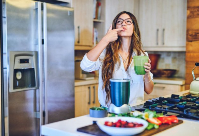 Dile adiós a la retener líquidos con los consejos y recetas que te proponemos.