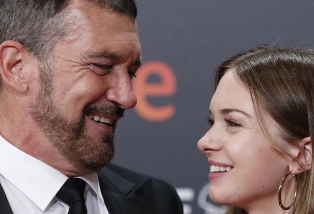 Antonio Banderas está feliz de trabajar cerca de su hija Stella.