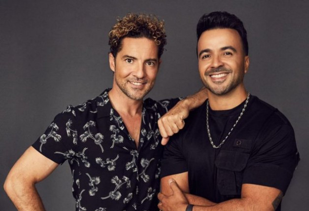 Bisbal comparte un divertido con Fonsi detrás de las cámaras de 'La Voz'.