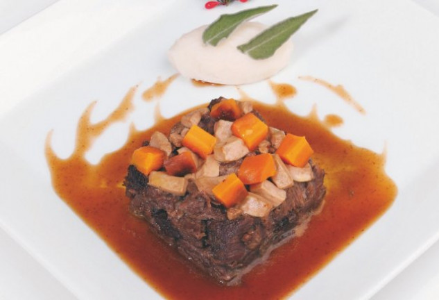 fondant-de-carne-de-buey-y-foie-al-rioja